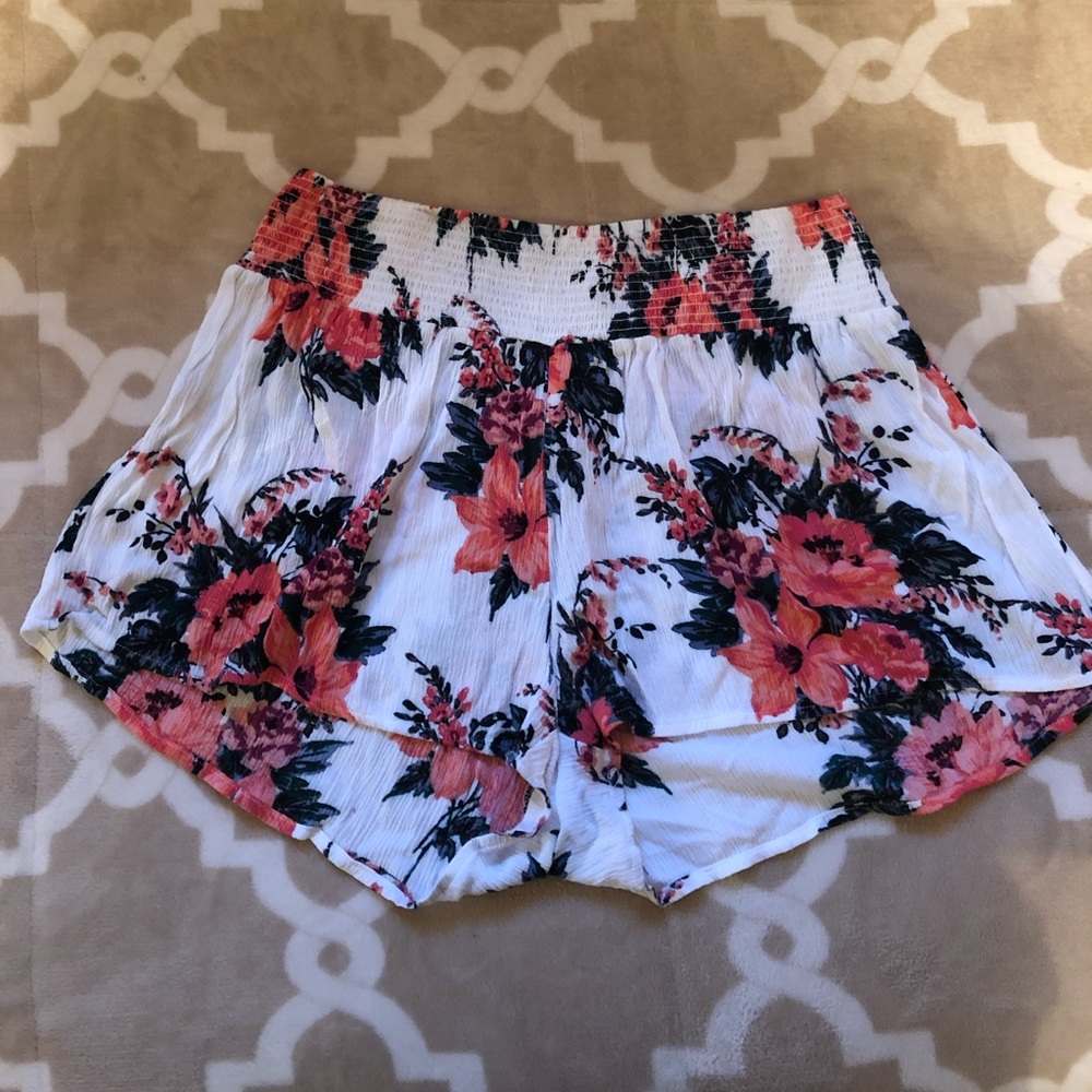 Floral Design Flowy Shorts